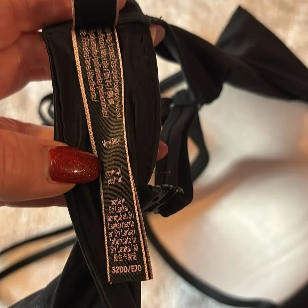 Victoria’s Secret diamonte black Very Sexy push-up bra size 32DD